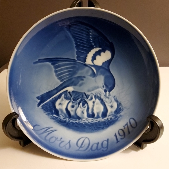 B&G Copenhagen Porcelain Mother's Day Plates - Set of 2 - Picture 3 of 4